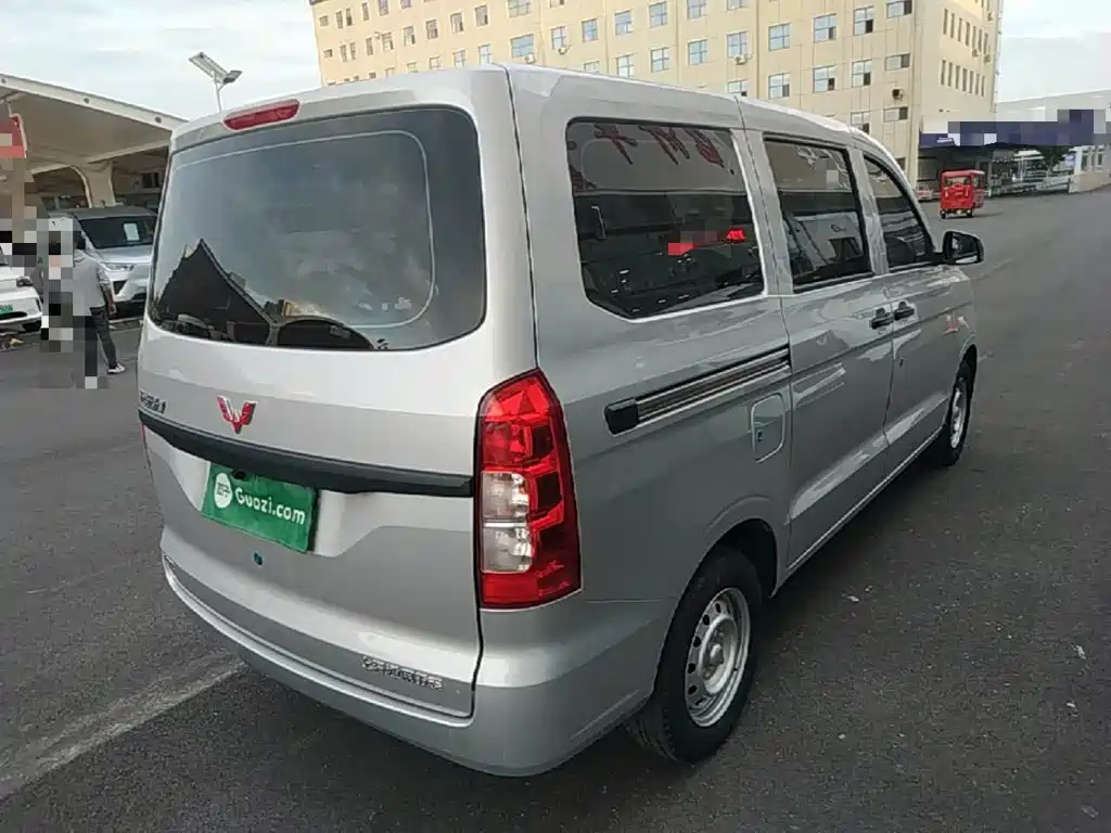 Wuling Hongguang V — миниатюра 7