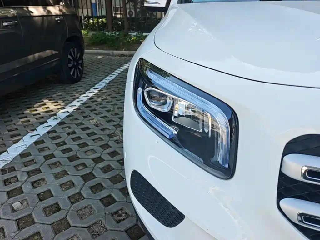 Mercedes-Benz GLB — миниатюра 11