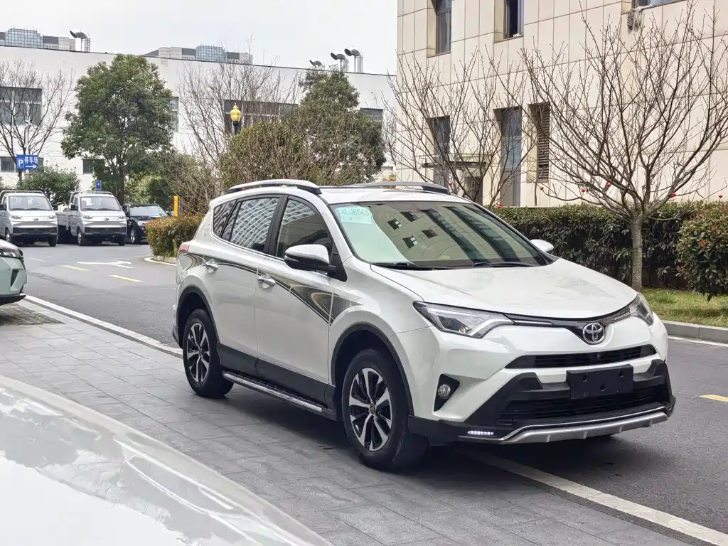 TOYOTA RAV4 RONGFANG