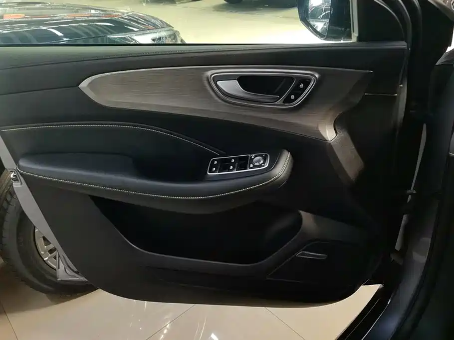 Roewe RX5 — миниатюра 7