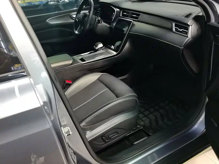 Roewe RX5 — миниатюра 8