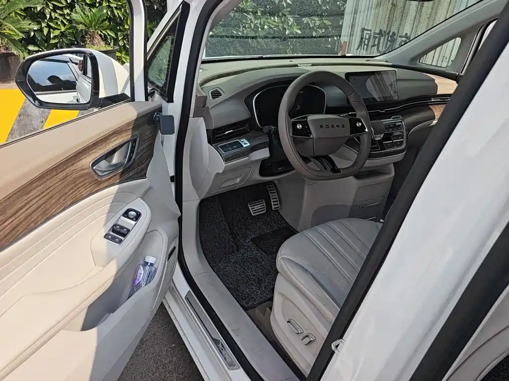 Roewe iMAX8 New Energy — миниатюра 17