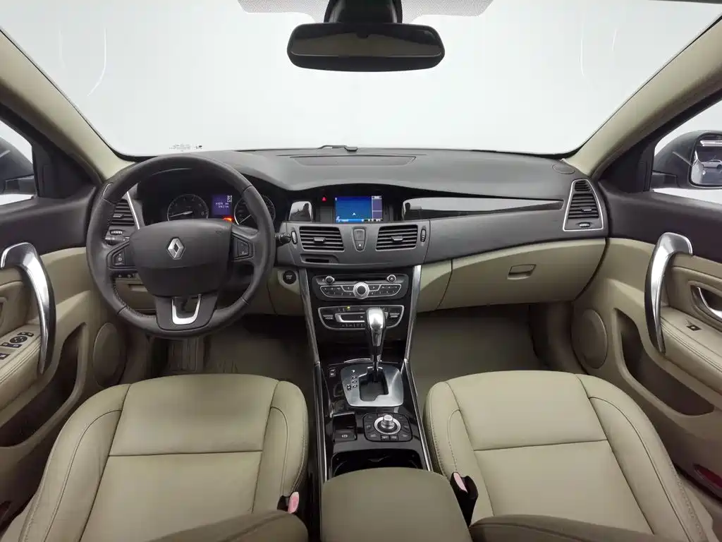 Renault Latitude — миниатюра 5