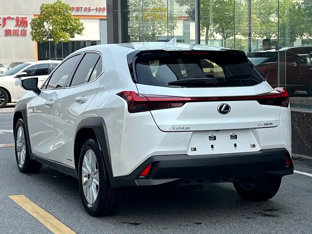 Lexus UX — миниатюра 3