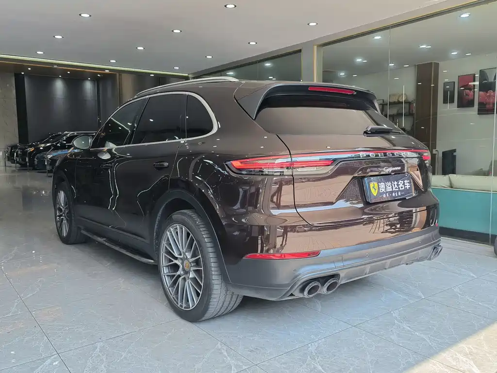 Porsche Cayenne — миниатюра 19