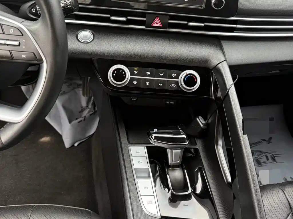 Hyundai Elantra — миниатюра 13