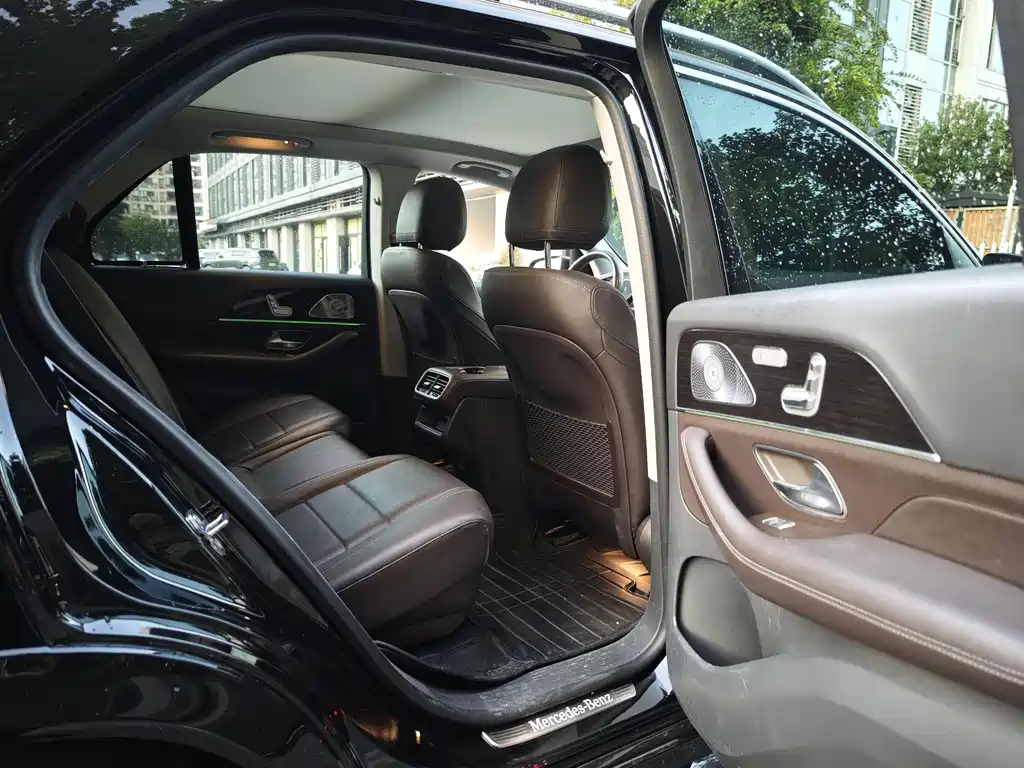 Mercedes-Benz GLE (Import) — миниатюра 8