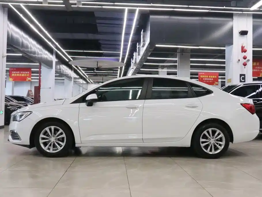 Buick Verano — миниатюра 3