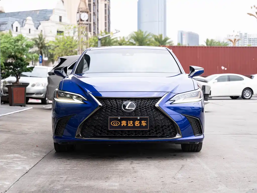 Lexus ES 2020 260 F SPORT