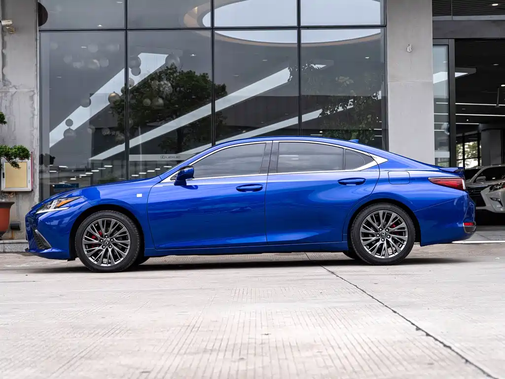 Lexus ES 2020 260 F SPORT