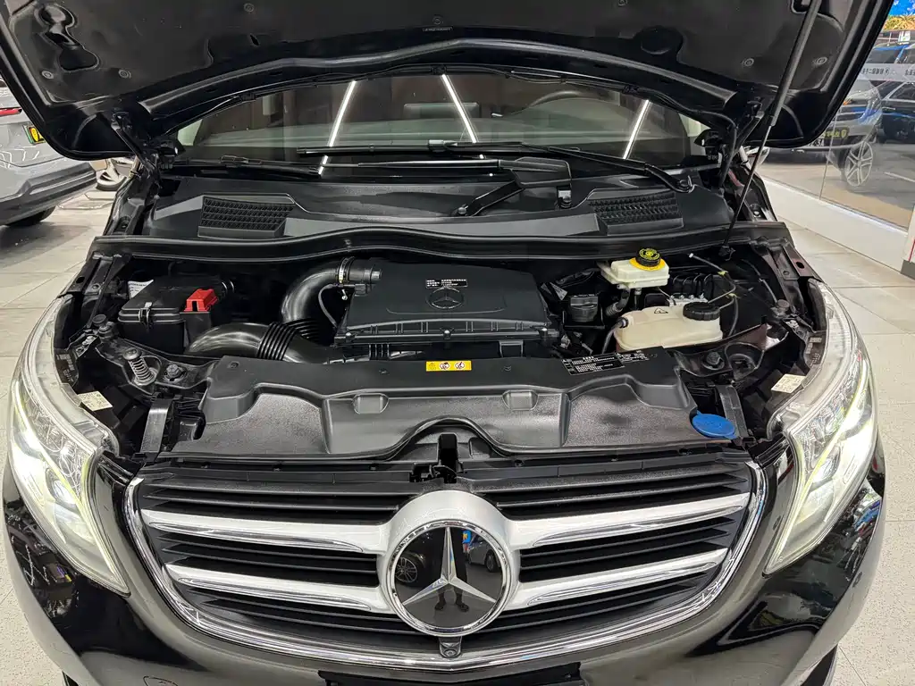Mercedes-Benz V-Class — миниатюра 17