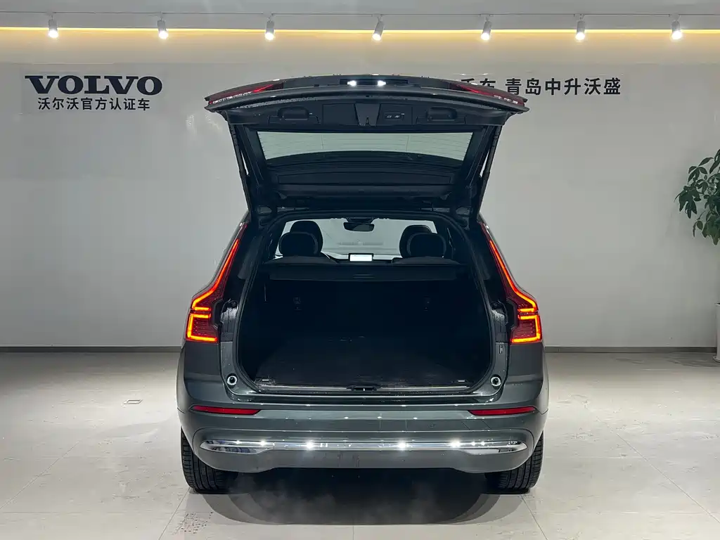 Volvo XC60 2026 B5 Luxury