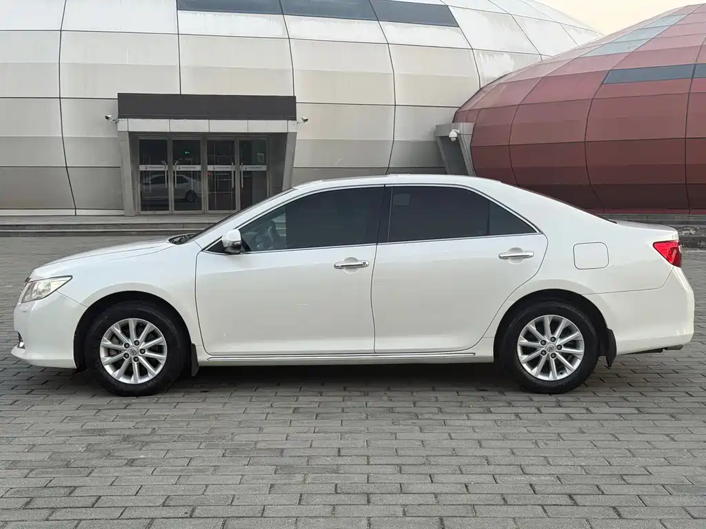 Toyota Camry — миниатюра 7