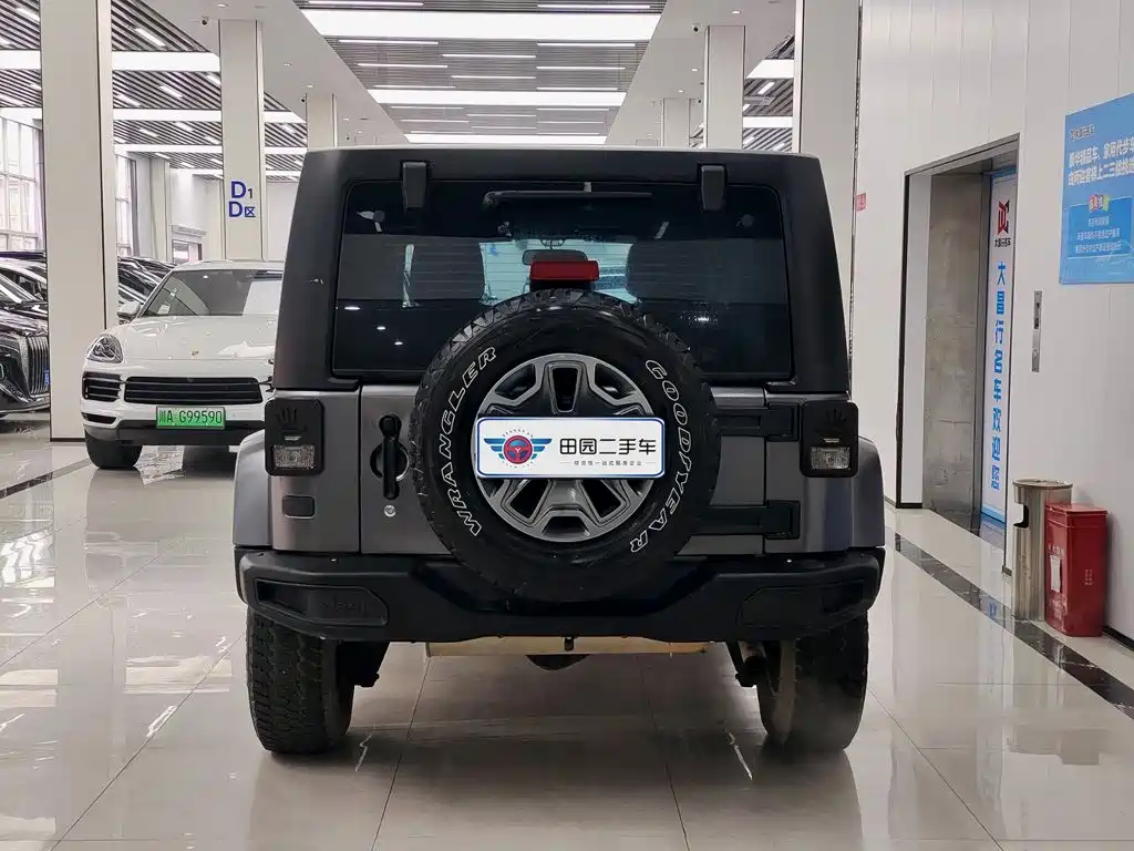 Jeep Wrangler — миниатюра 5