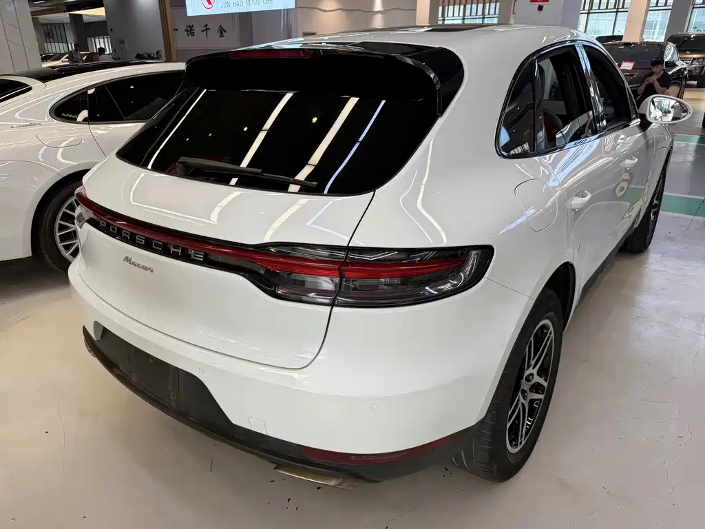 Porsche Macan — миниатюра 3