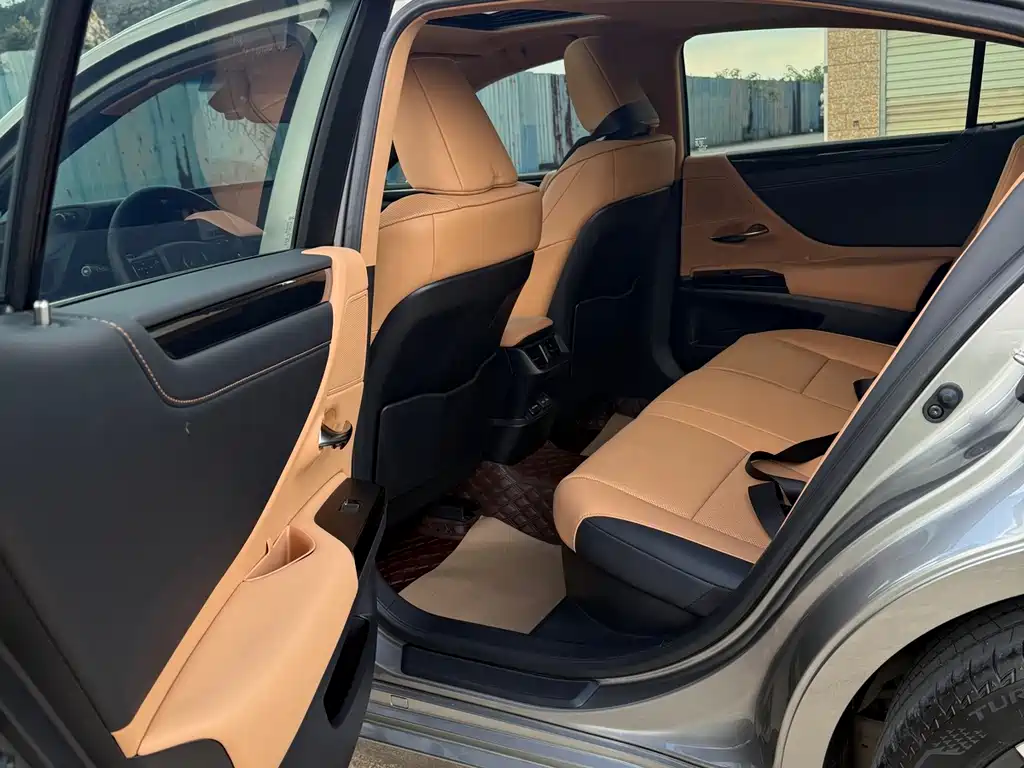 Lexus ES — миниатюра 6
