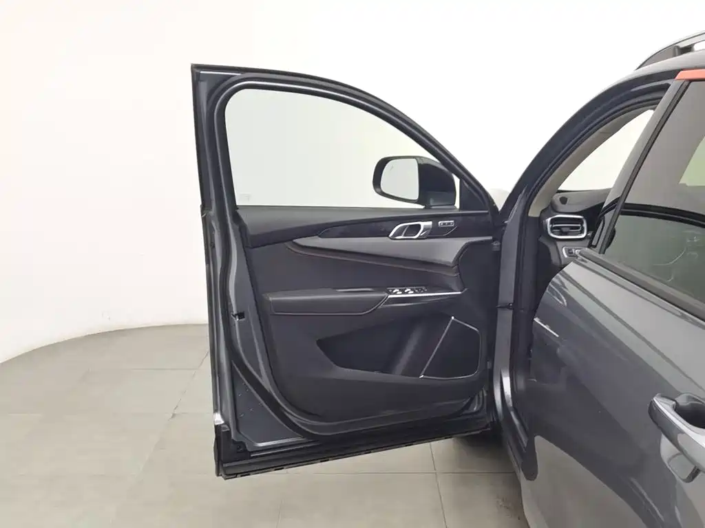 Lynk & Co 01 — миниатюра 8