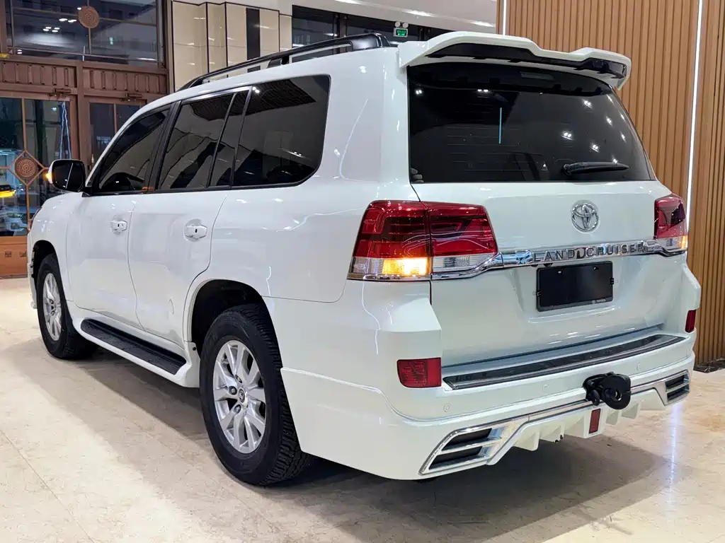 Toyota Land Cruiser 2012 4.6L AT VX-R