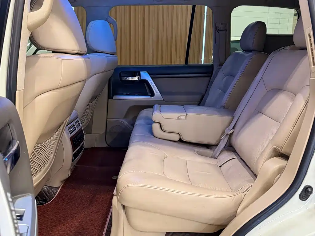 Toyota Land Cruiser 2012 4.6L AT VX-R