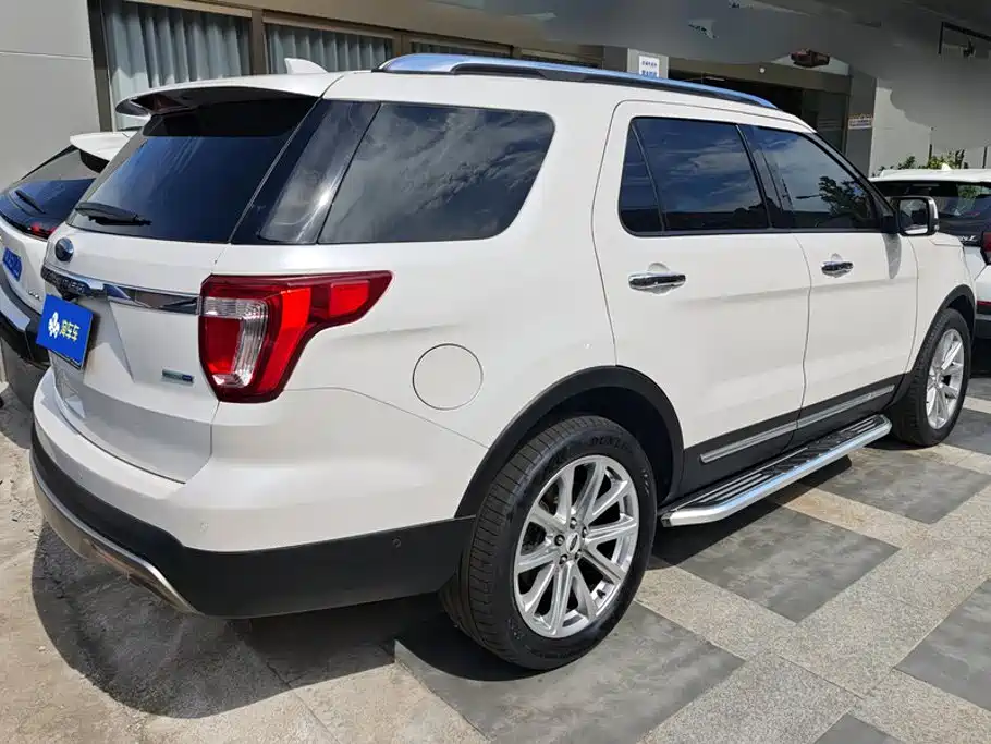Ford Explorer (Import) — миниатюра 3