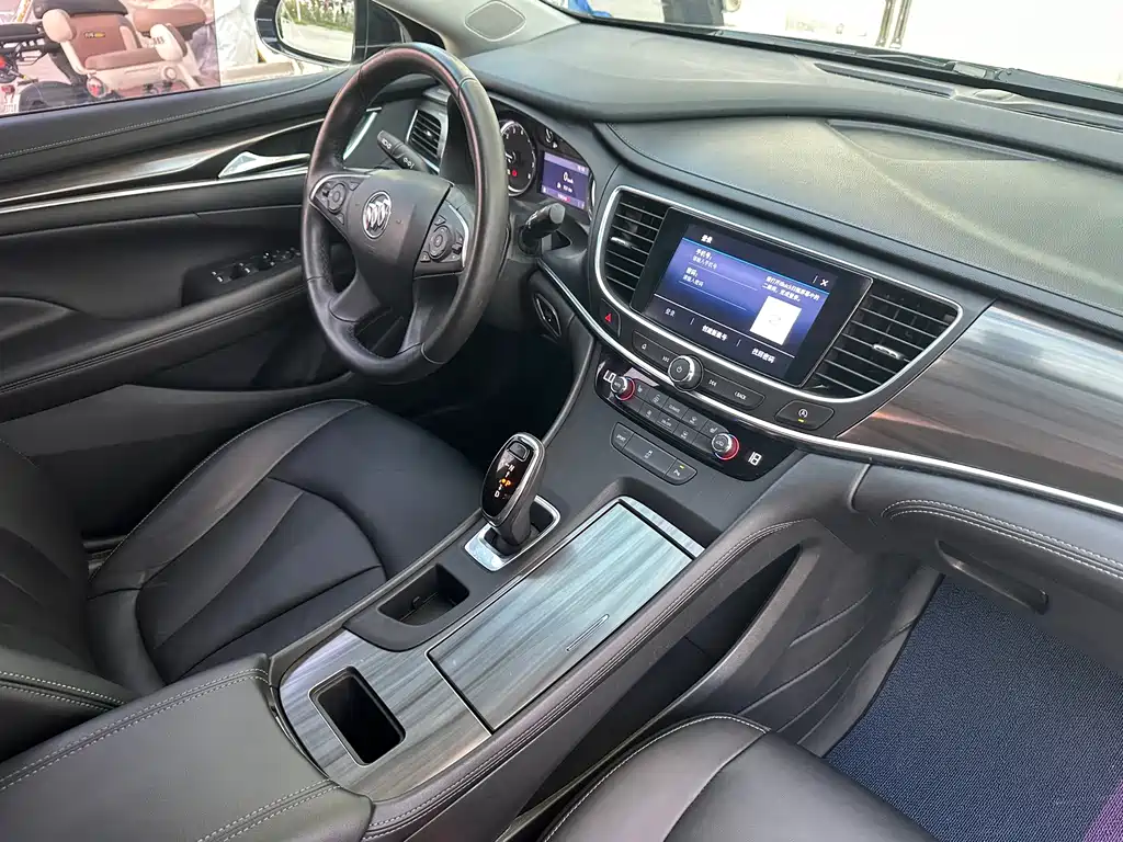Buick LaCrosse — миниатюра 11