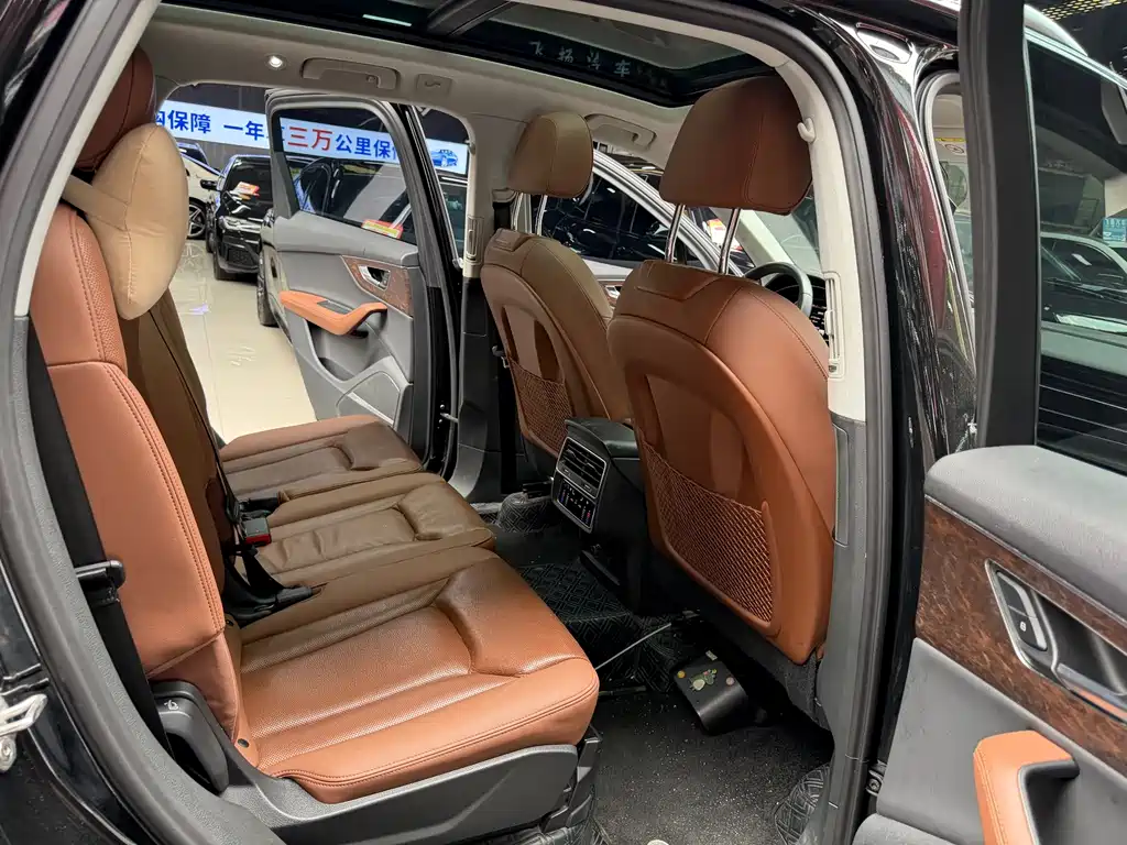Audi Q7 — миниатюра 15