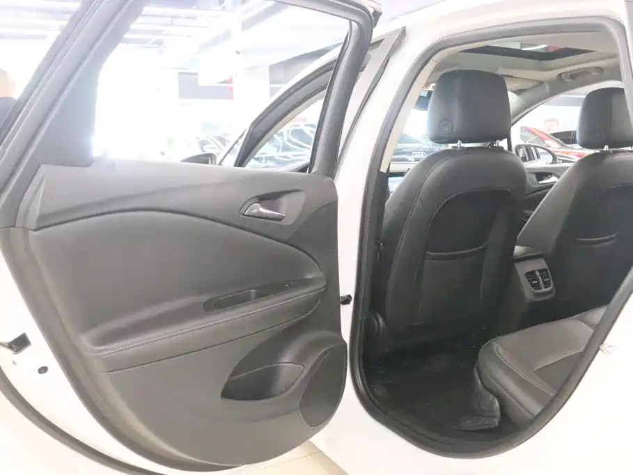 Buick Verano — миниатюра 14