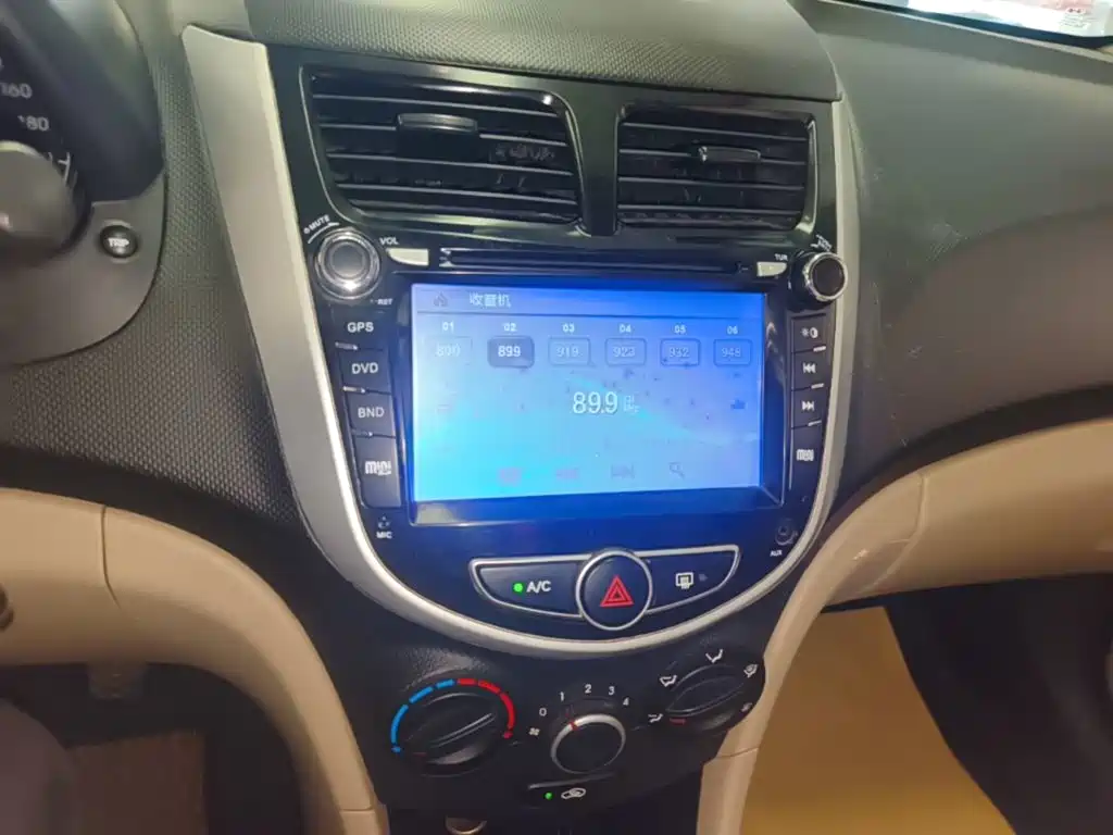 Hyundai Verna — миниатюра 13
