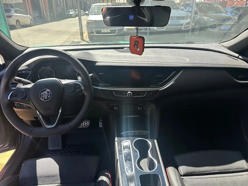 Buick Regal — миниатюра 10
