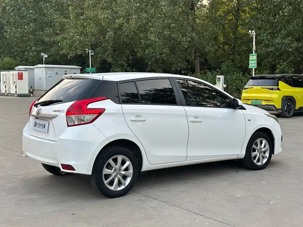 Toyota Yaris L — миниатюра 6