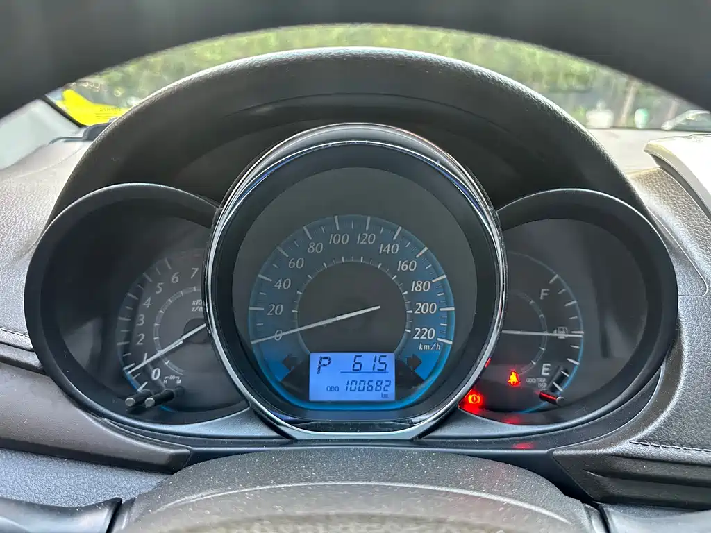 Toyota Yaris L — миниатюра 11