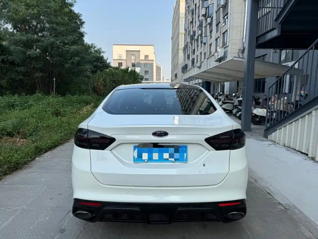 Ford Mondeo — миниатюра 5