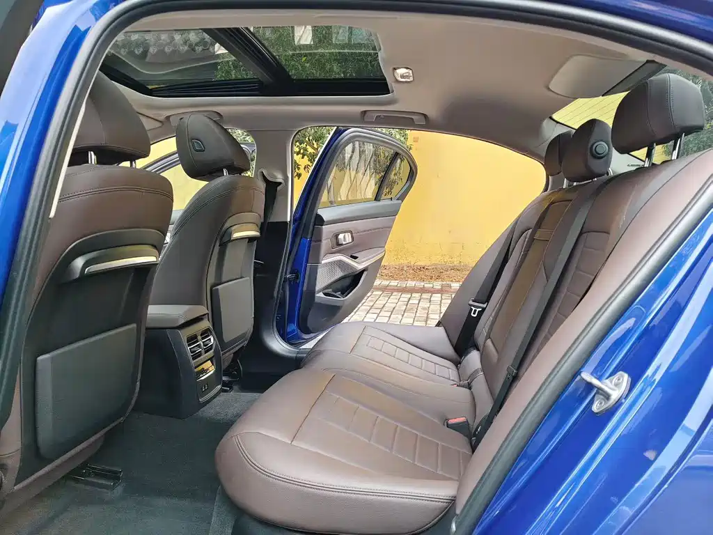BMW 3 Series — миниатюра 6