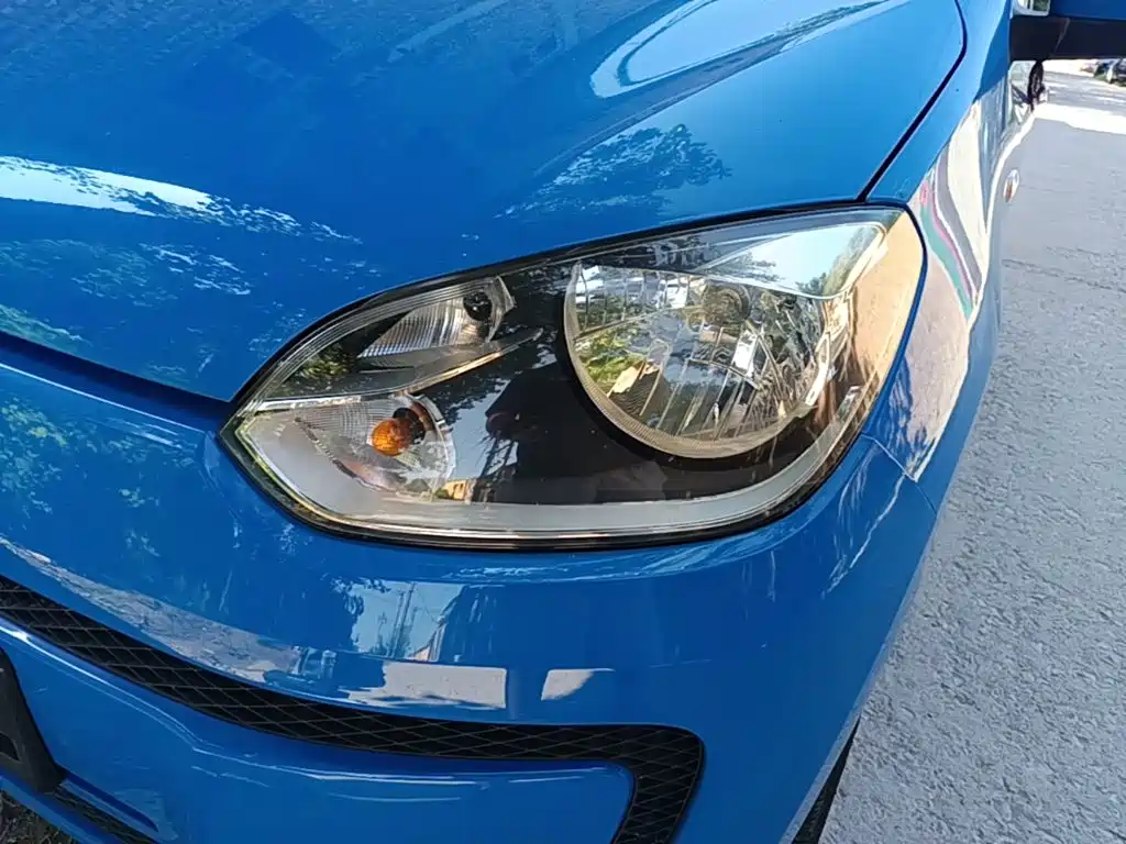 Volkswagen up! — миниатюра 24