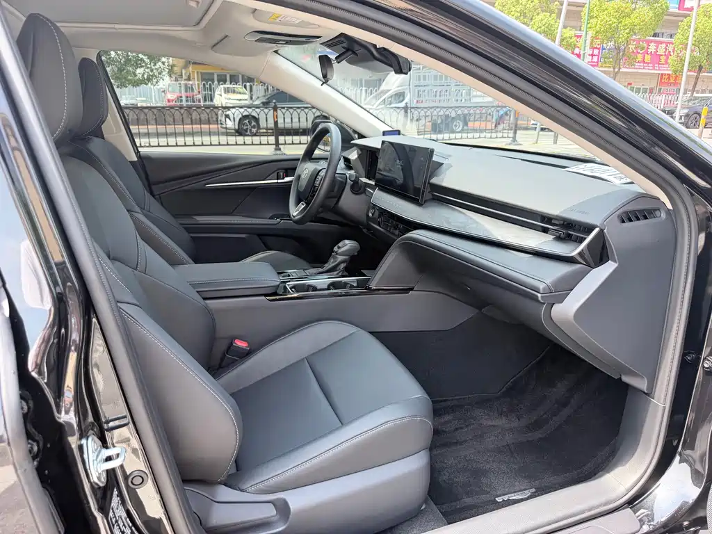 Toyota Camry 2026 2.0E Elite