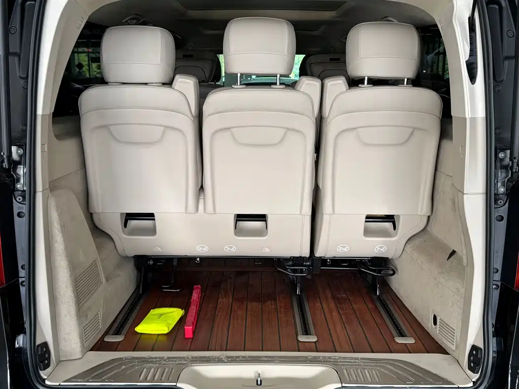 Mercedes-Benz V-Class — миниатюра 13