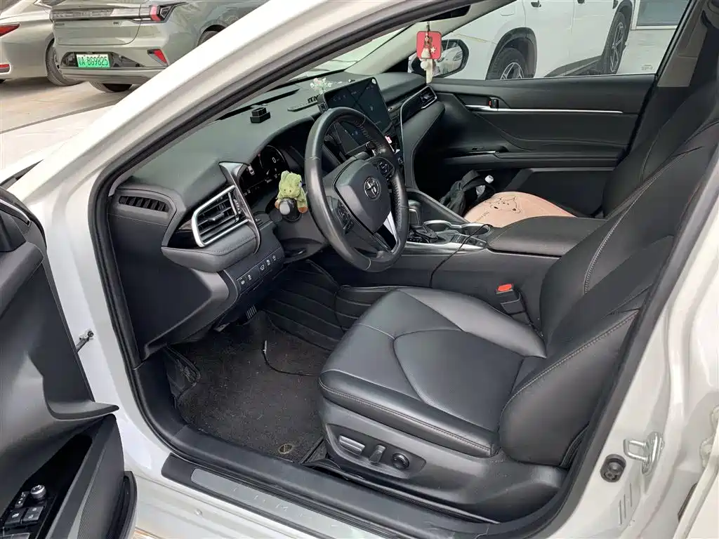 Toyota Camry — миниатюра 4