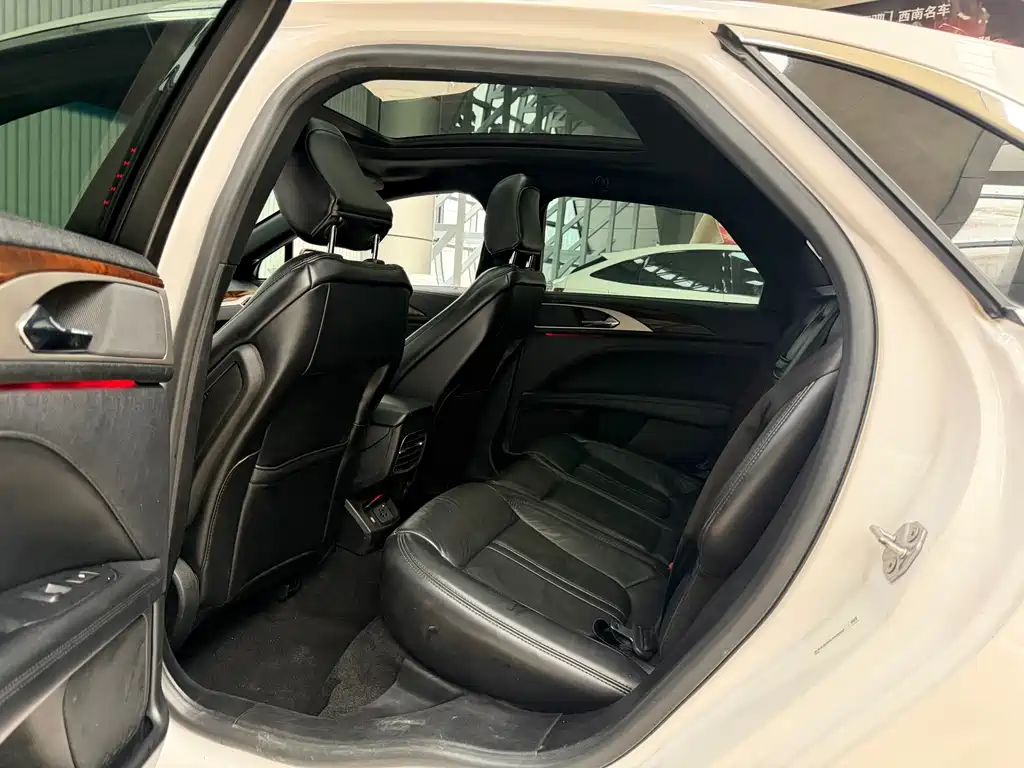 Lincoln MKZ 2019 2.0T V