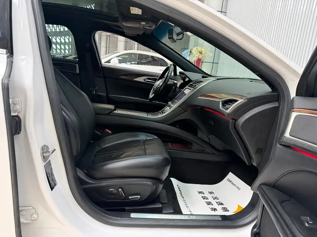 Lincoln MKZ 2019 2.0T V