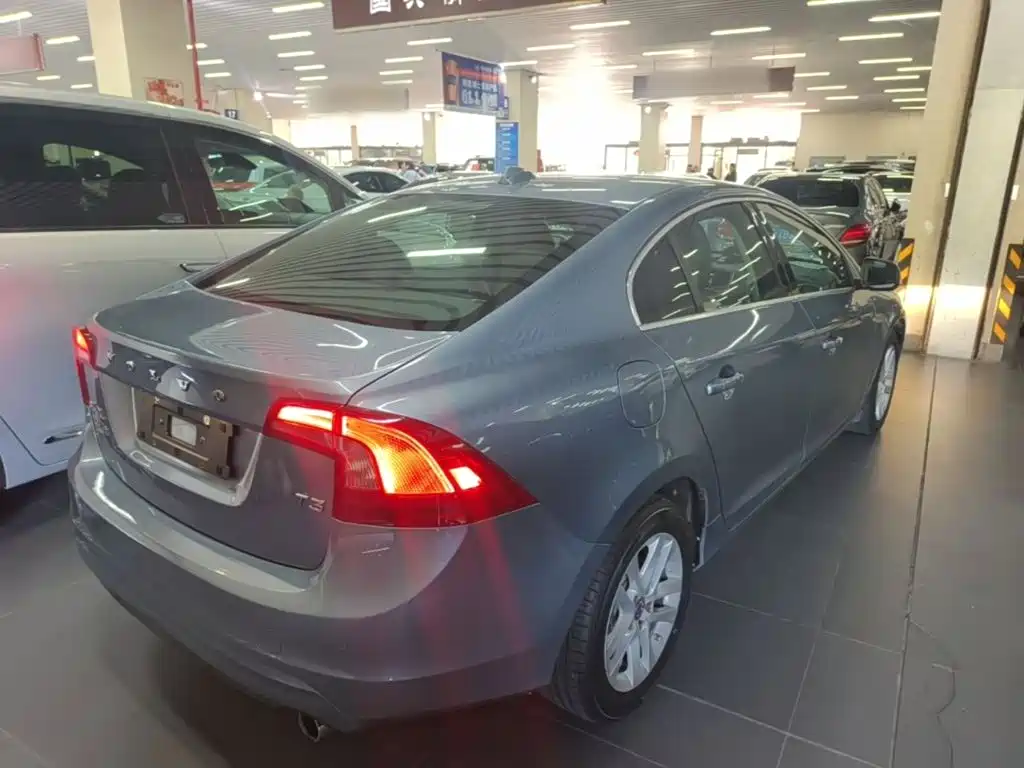 Volvo S60 — миниатюра 7