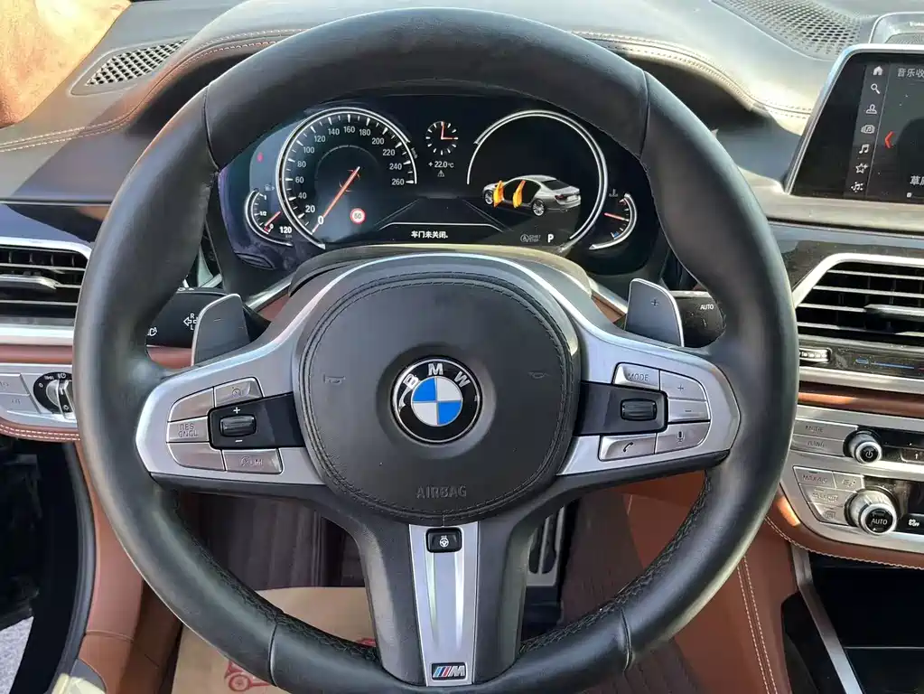 BMW 7 Series — миниатюра 14