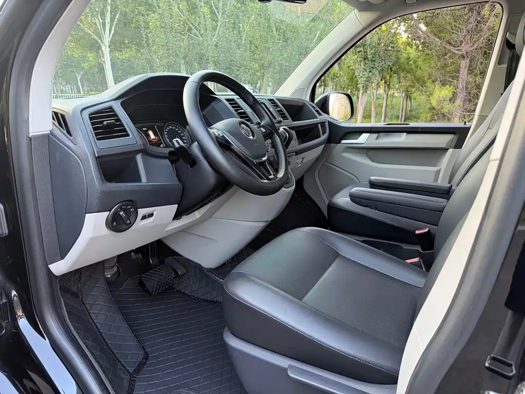 Volkswagen Caravelle — миниатюра 8