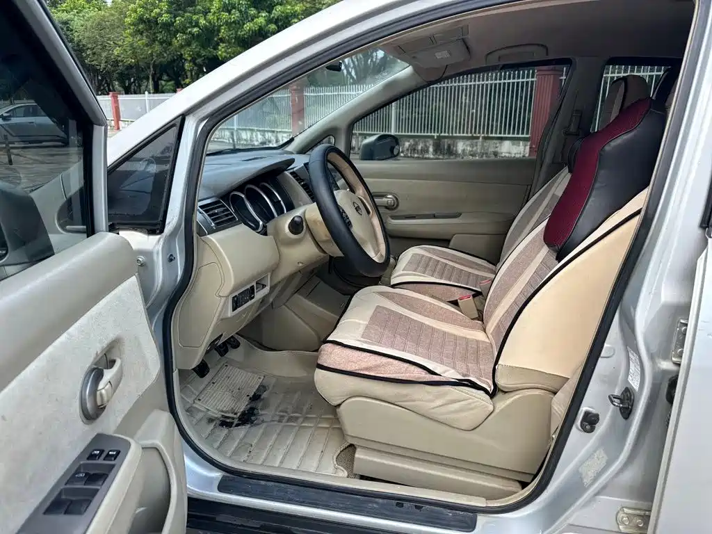 Nissan Tiida — миниатюра 6
