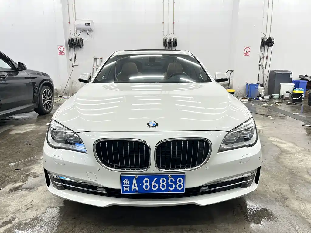BMW 7 Series — миниатюра 2