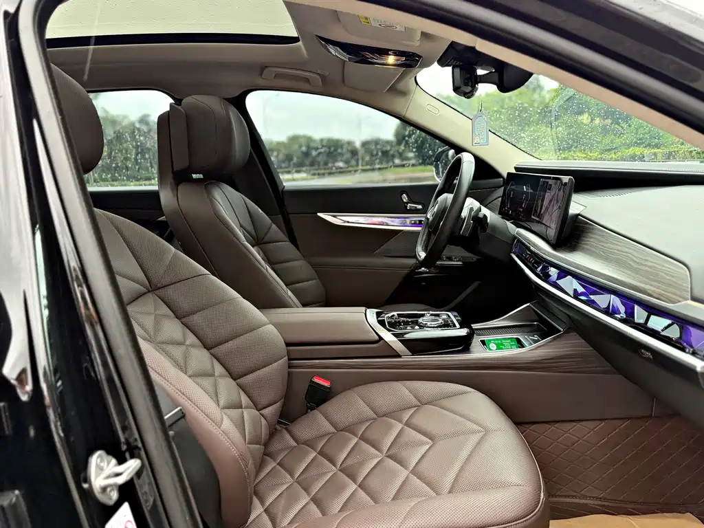 BMW 7 Series — миниатюра 16