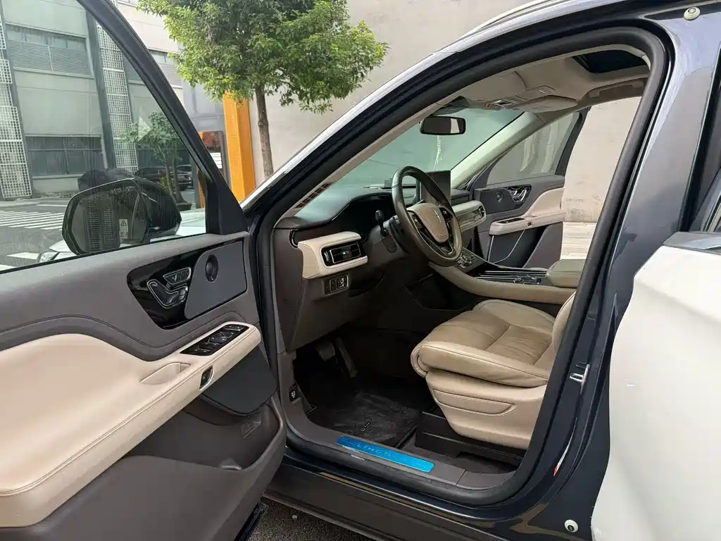 Lincoln Aviator — миниатюра 7