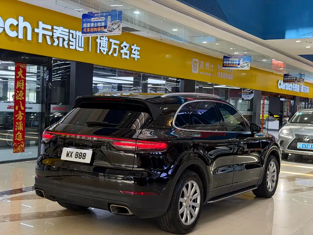 Porsche Cayenne — миниатюра 5