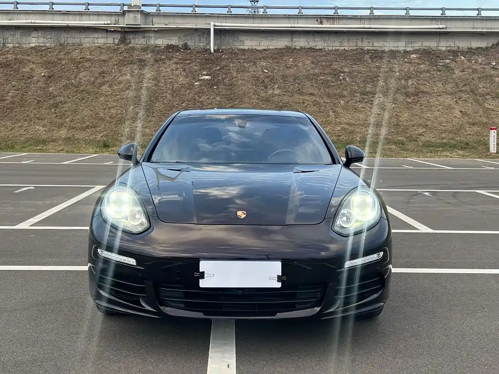 Porsche Panamera — миниатюра 6