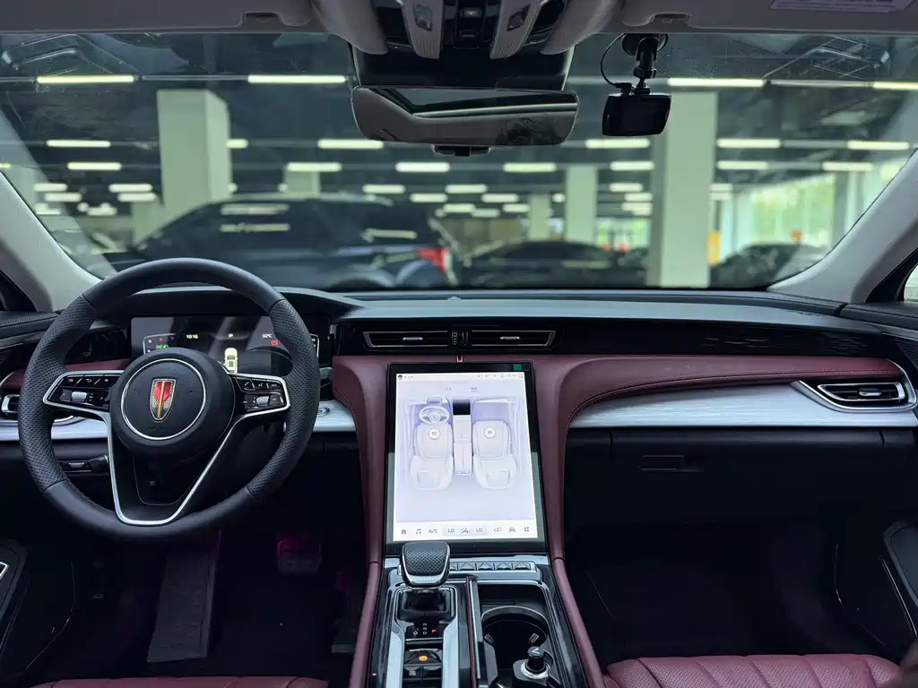 Hongqi Hongqi H5 — миниатюра 19