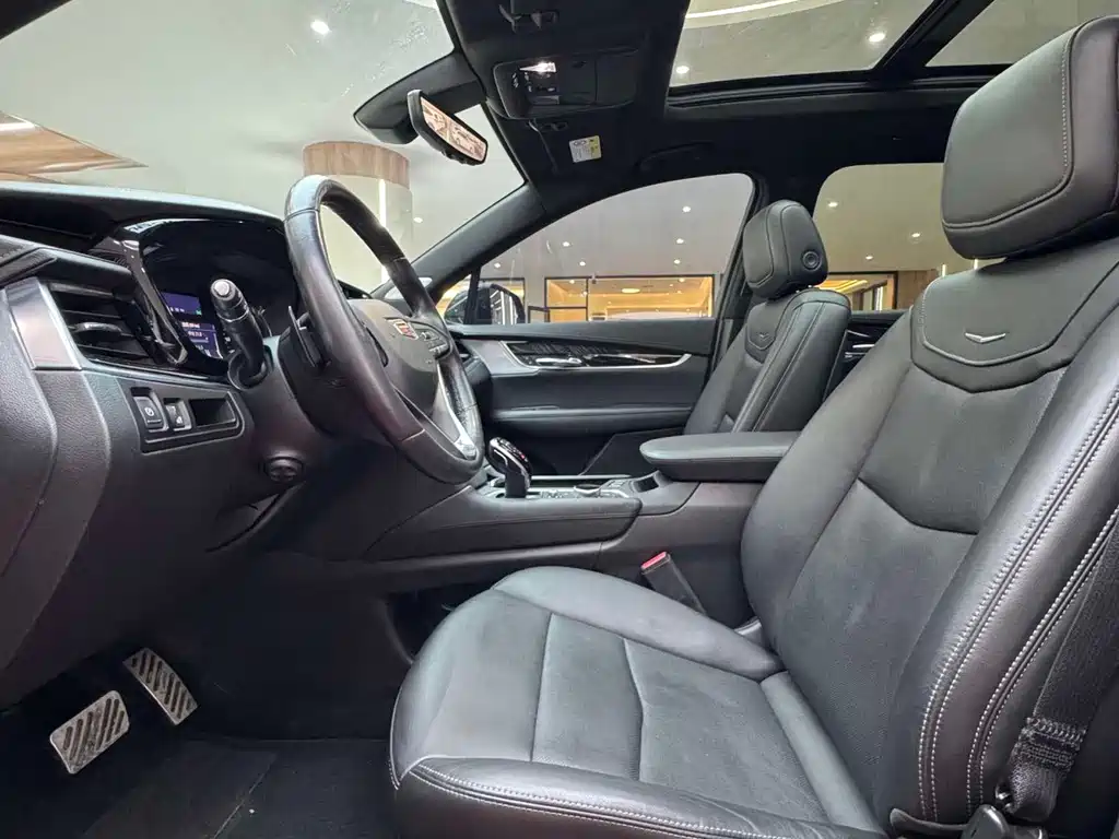 Cadillac XT6 — миниатюра 12